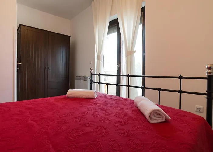 Ferienvilla Mit Pool In By Interhome بيت للعطل *
