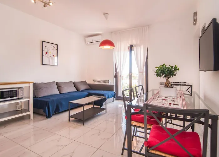 بيت للعطل Ferienvilla Mit Pool In By Interhome بولا