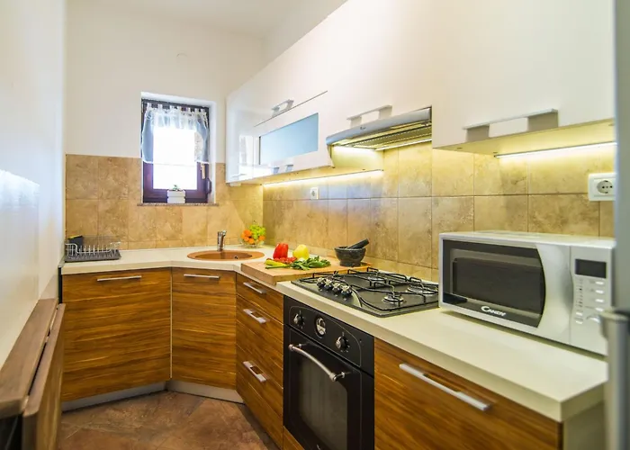 Ferienvilla Mit Pool In By Interhome * بولا