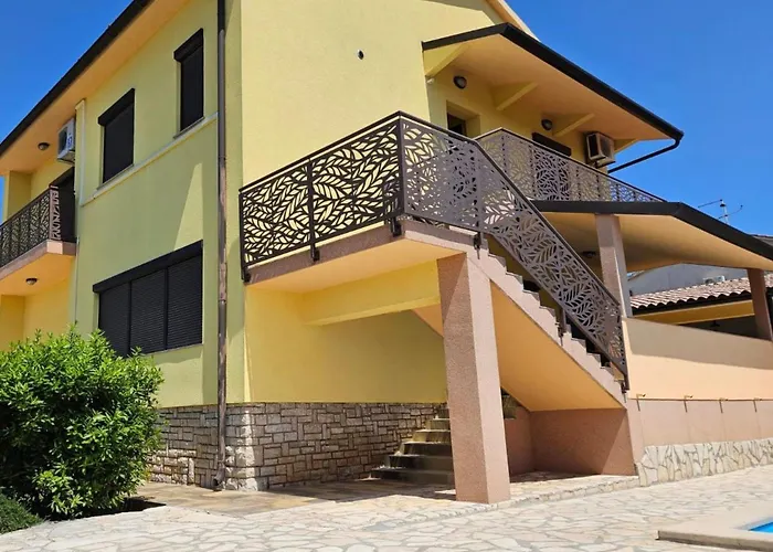 بيت للعطل Ferienvilla Mit Pool In By Interhome بولا