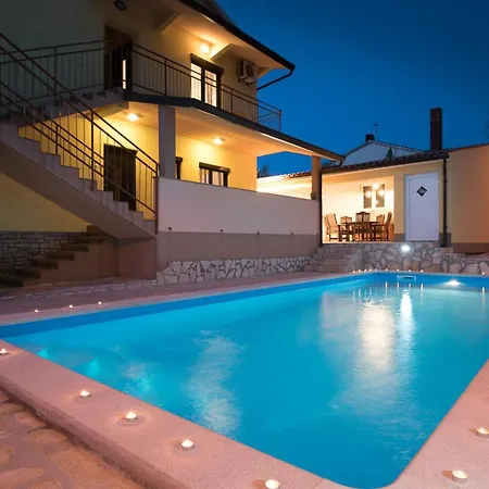 Ferienvilla Mit Pool In By Interhome Пула