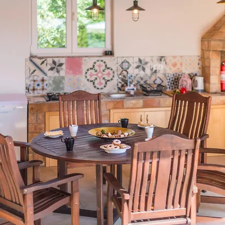 Ferienvilla Mit Pool In By Interhome Pula