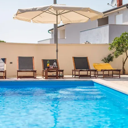 Ferienvilla Mit Pool In By Interhome * Pula