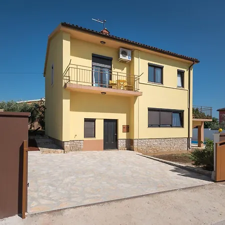 Ferienvilla Mit Pool In By Interhome Prázdninový dům *