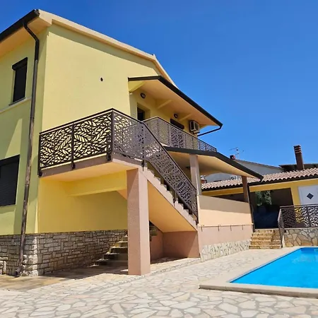 Ferienvilla Mit Pool In By Interhome *